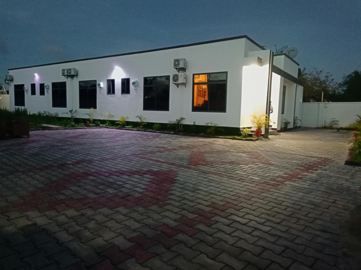 Chibuba Airport Accommodation ดาร์เอสซาลาม ภายนอก รูปภาพ