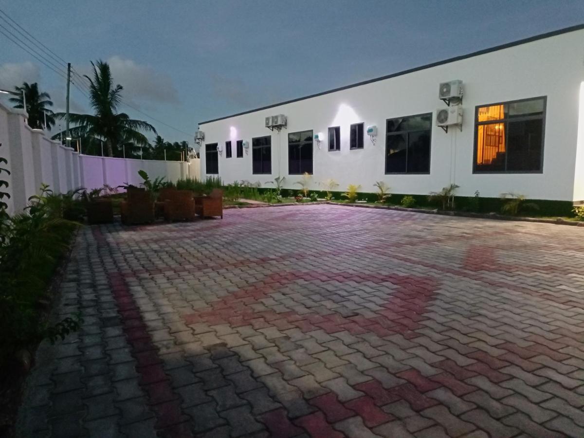 Chibuba Airport Accommodation ดาร์เอสซาลาม ภายนอก รูปภาพ
